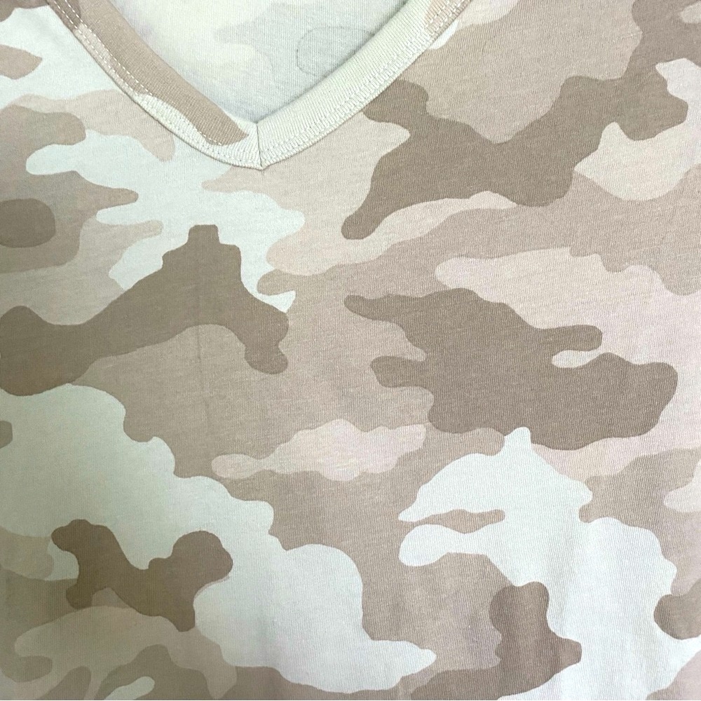 Old Navy Tan Camo Short Sleeve Tee - Picture 4 of 4